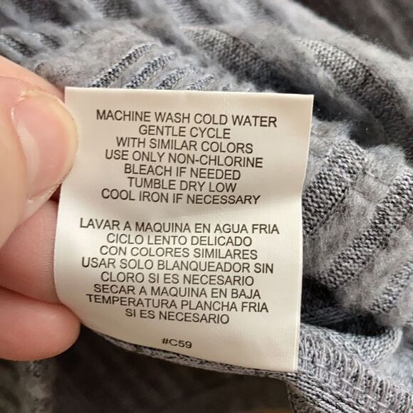 Rabbit Rose L/S Crew Neck Top - Picture 8 of 10